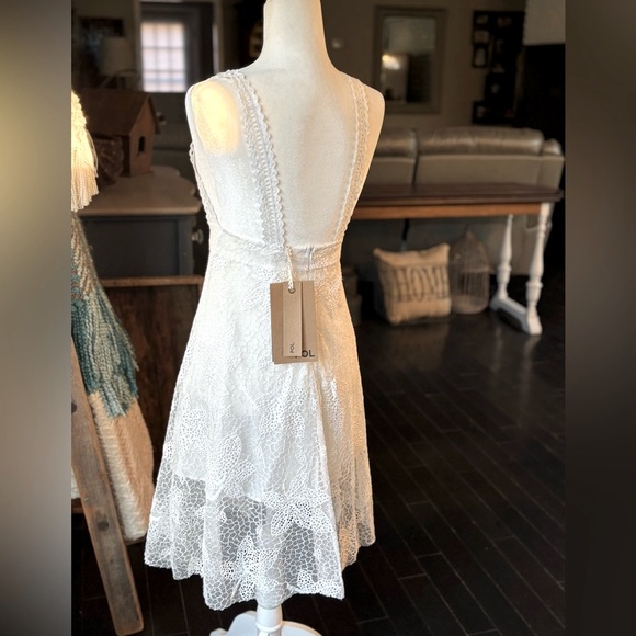 POL - White Lace Dress - Picture 7 of 13